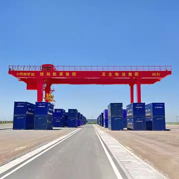 Industrial Rail-Mounted Gantry Crane for Efficient Cargo Loading