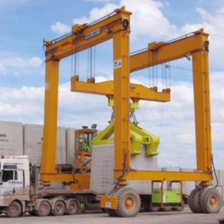 Rubber-Tired Straddle Carrier for Smooth Container Movement